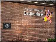 164_03K22_HPIM0524.JPG De in 1845 opgerichte basisschool De Steenbeek.